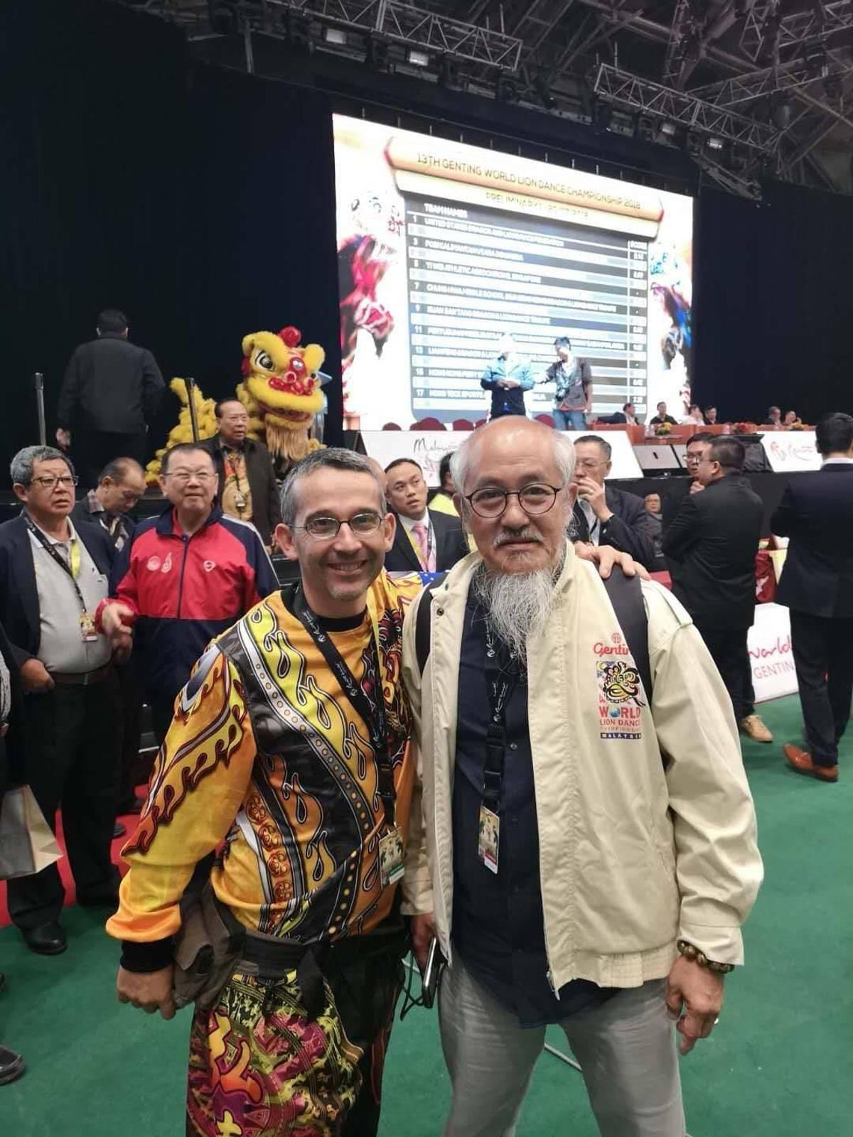 En 2018, Santi Valls fue invitado a asistir al campeonato del mundo de danza del león chino en Malasia, donde estuvo con Master Siow, un referente internacional.