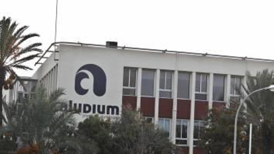 Aludium instala un nuevo horno en Alicante para atender el aumento de ventas