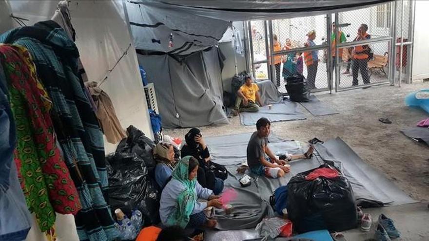 Hallados 41 inmigrantes dentro de un camión frigorífico en Grecia