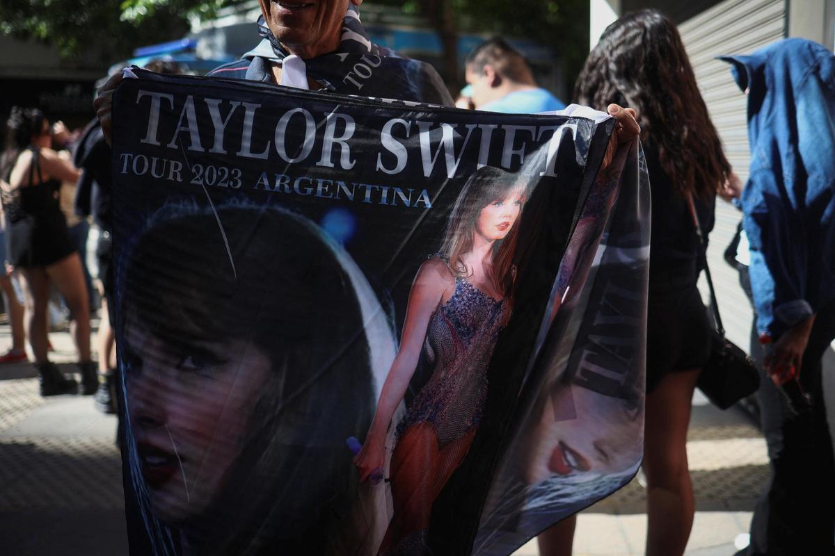 Fans de Taylor Swift en su concierto en Buenos Aires