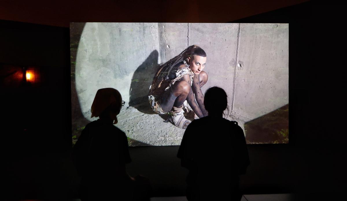 Uno de los vídeos que componen la exposición ‘Notas al pie’.