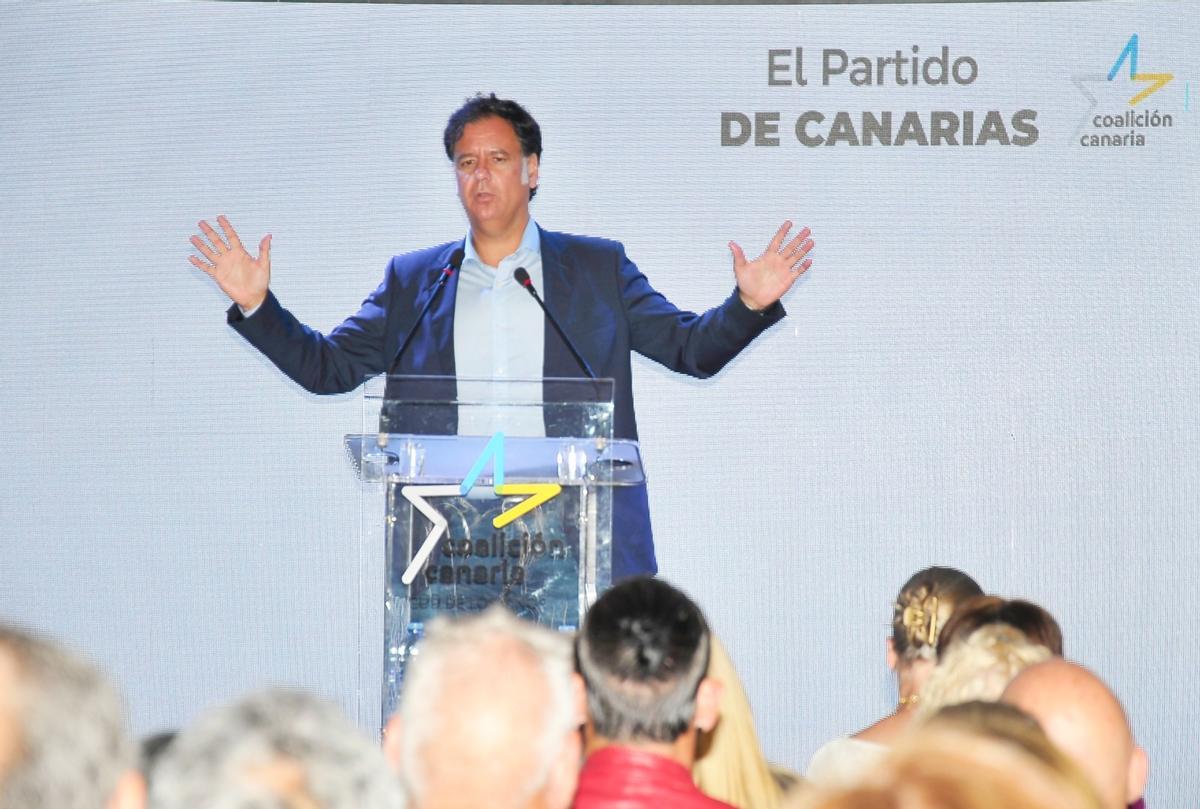 Francis González durante la presentación de su candidatura municipal para el 28M.