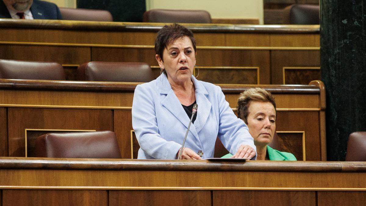 La portavoz de EH Bildu en el Congreso, Mertxe Aizpurua, durante la sesión de control al Gobierno en el Congreso de los Diputados, este miércoles.