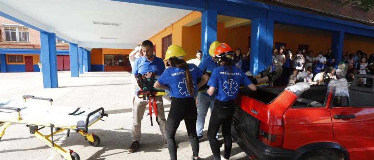 Alumnos de un grado de emergencias sanitarias del Santo Domingo de Silos.