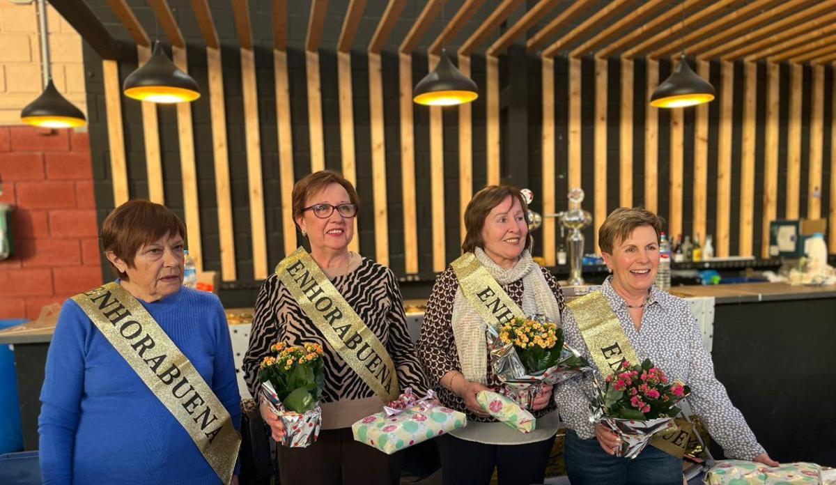 Boquiñeni homenajeó a las socias que han cumplido 70 años.