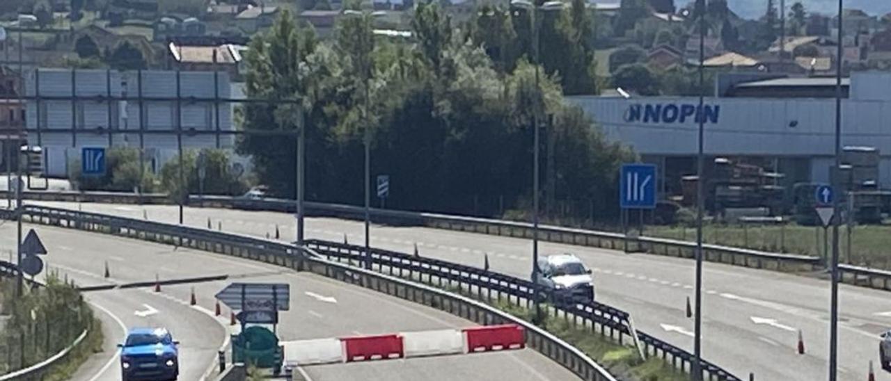 La zona del cierre de la AS-17 antes del puente de La Fresneda.