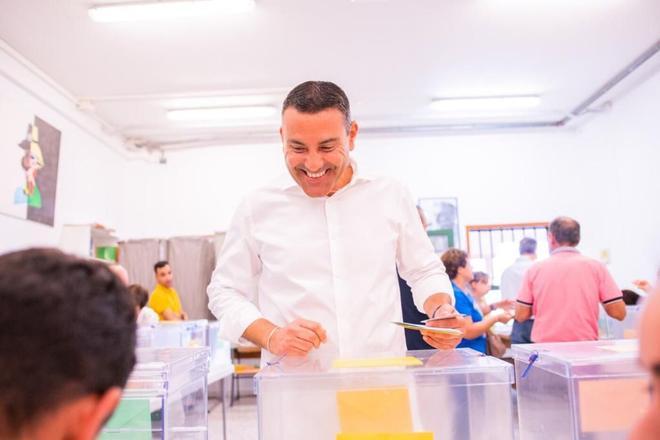 Candidatos de CC Lanzarote ejercen su derecho al voto el 28M