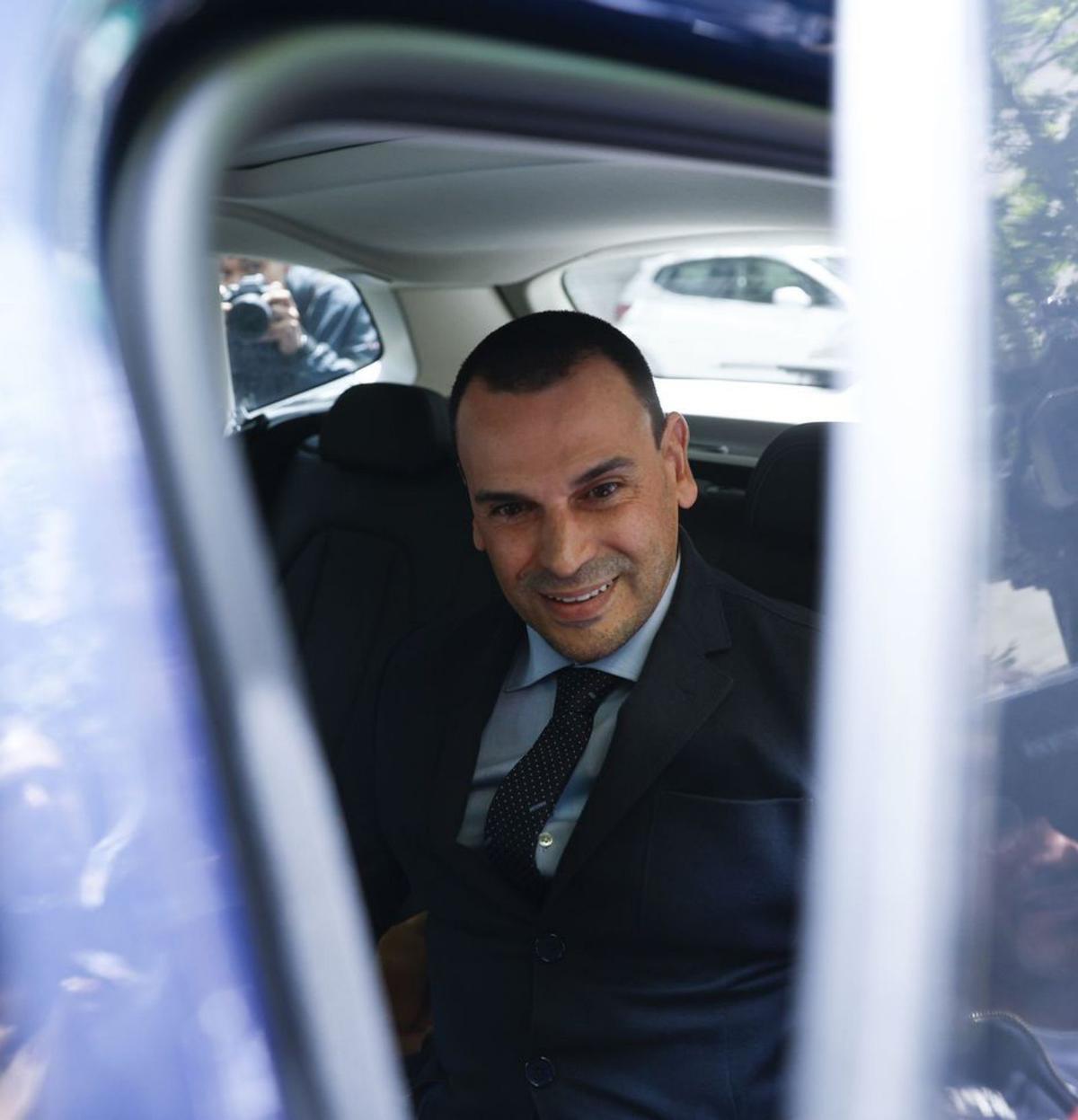 Un jutjat cita Sánchez per dir al nòvio d’Ayuso "delinqüent confés"