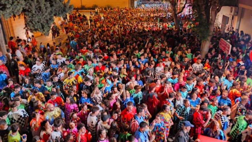 Los Mayos de Alhama: espectáculos, teatro y folklore hasta finales de mes