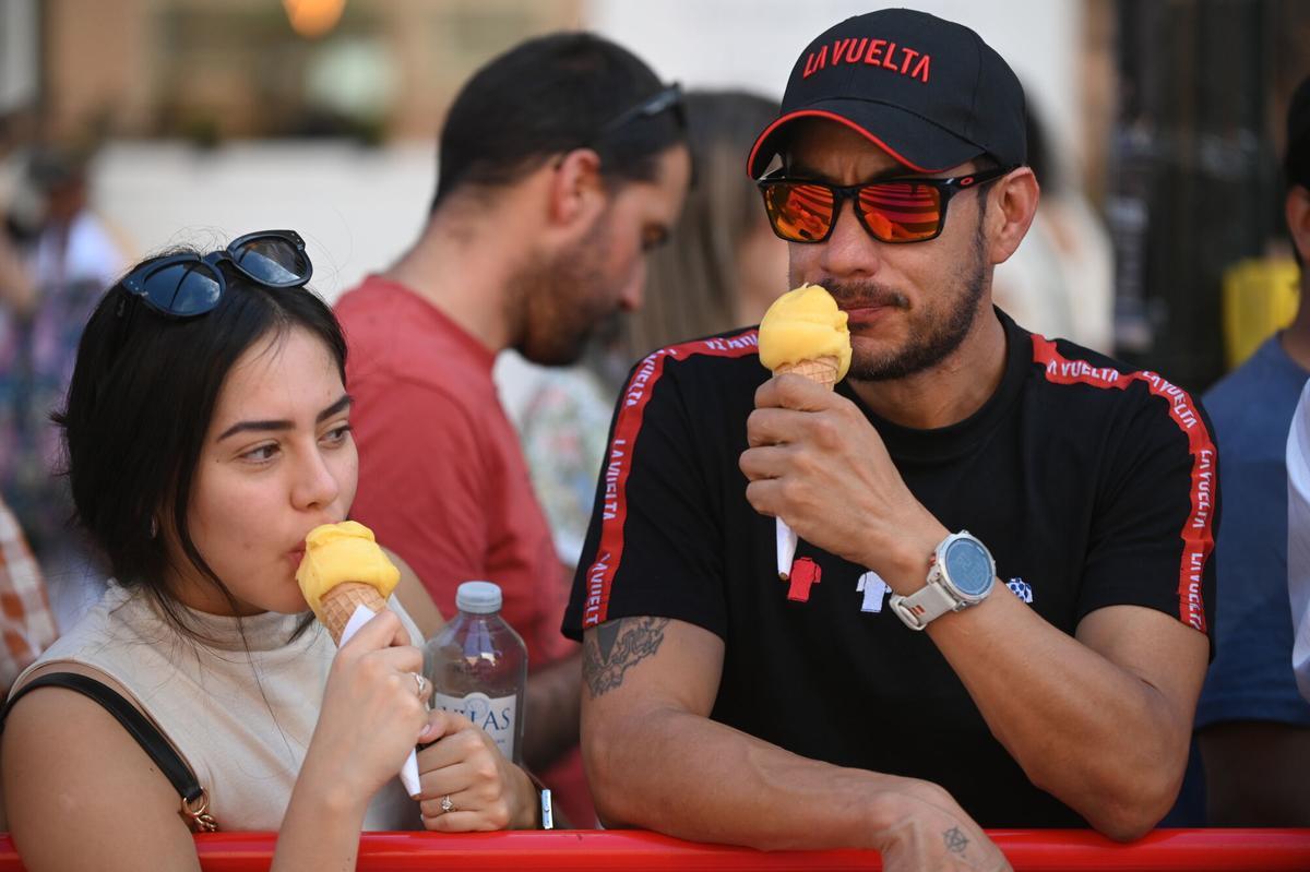 En imágenes | Así se ha vivido la llegada de La Vuelta a Zaragoza.