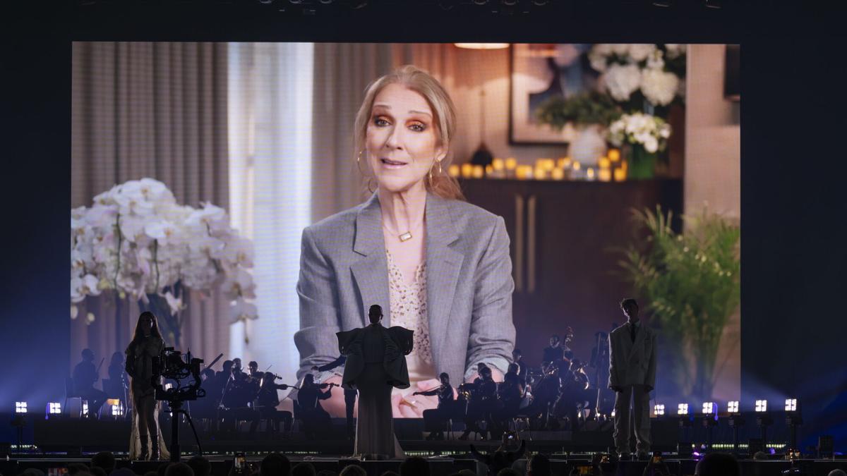 Celine Dion en un vídeo grabado que se ha visto en uno de los ensayos en Basilea.