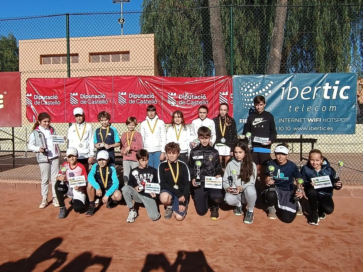 Participaron tenistas de toda la provincia y de otros puntos de la Comunitat.