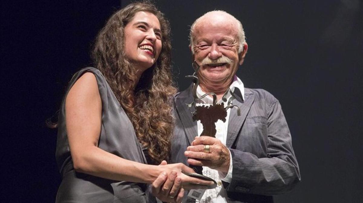 Gino Paoli recibe el premio de honor de la Mar de Músicas de manos de Sílvia Pérez Cruz.