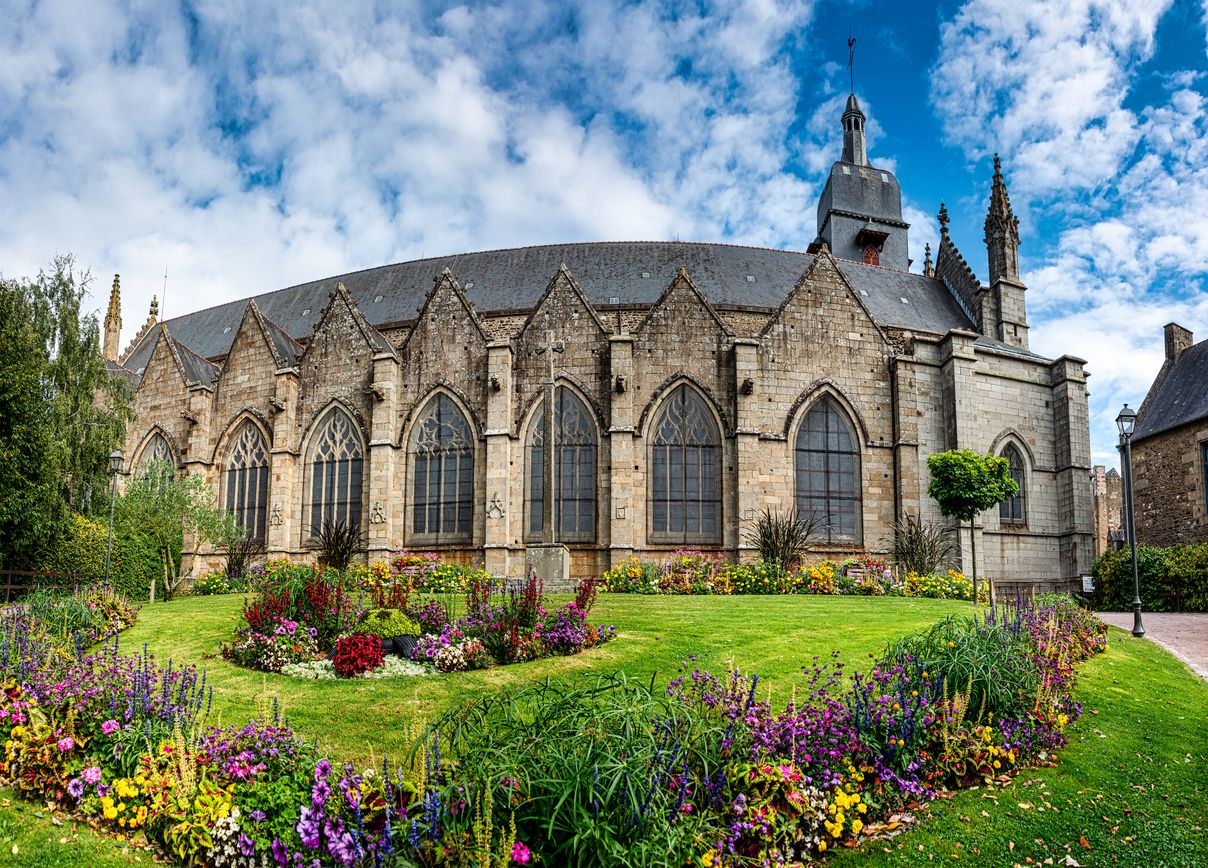 Iglesia de Saint-Leonard, Francia.