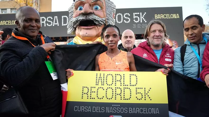La keniana Beatrice Chebet baja en 19 segundos el récord del mundo de 5km (13:54)