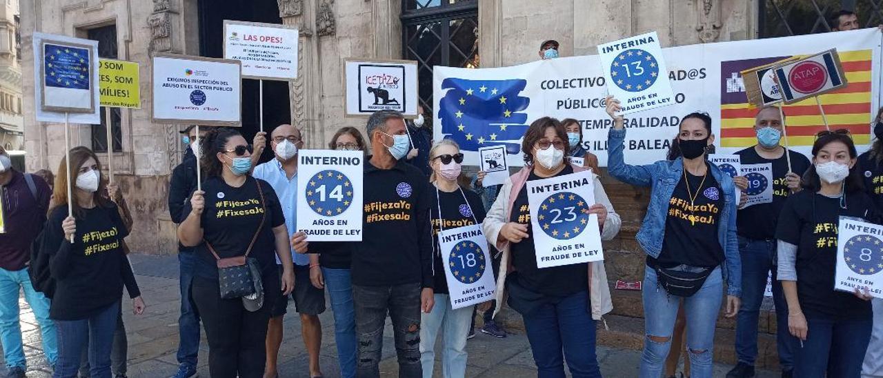 Protesta en Palma de los interinos