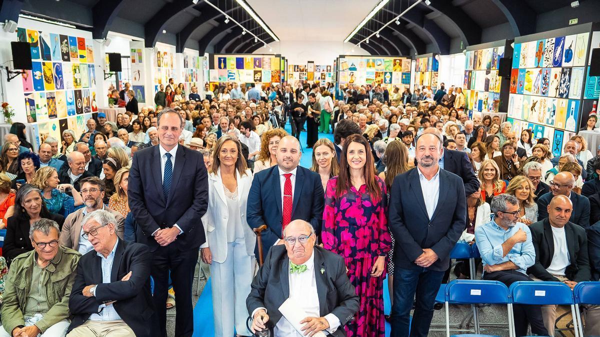 El diseño «rotundo y minimalista» de un profesor universitario de Taiwán se alza con el oro de la Bienal de Cartelismo Terras Gauda