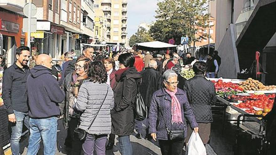 Ganarán 27 plazas para aparcar en las calles del mercado ambulante