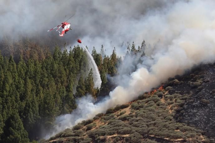 Incendio en Artenara (Gran Canaria)