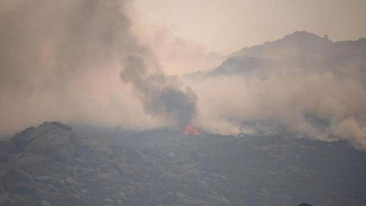 Vista del fum de l’incendi forestal a Mijares, Àvila, Castella i Lleó (Espanya)