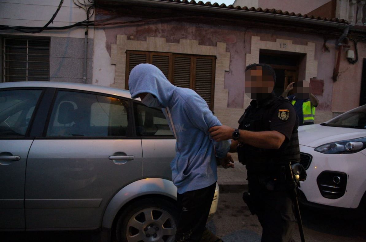 La Policía Nacional toma varias calles de la Soledat y Son Gotleu en una gran operación antidroga