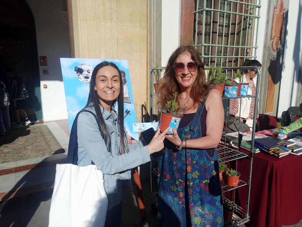 Entrega de plantas de romero en la Diputación de Córdoba.