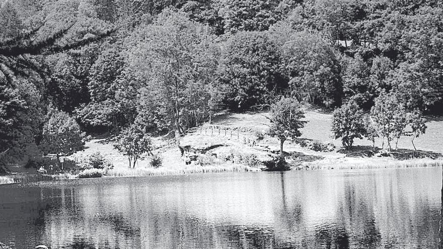 Parada. Al lago de Moncenisio se llega tras una durísima subida desde Novalesa, con cinco kilómetros al 10% de media y rampas en torno al 16%. ¿Compensa tanta dureza? Aún tengo la duda.