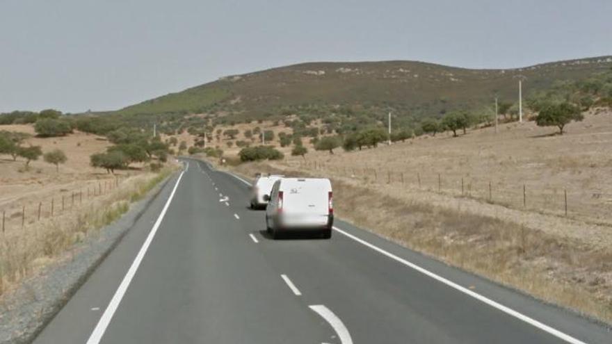 Rescatan a un hombre atrapado en su vehículo tras una salida de vía en Villar del Rey