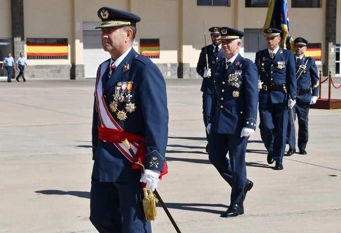 10/12/2019 TELDE.  El Mando Aéreo de Canarias celebra la festividad de Nuestra Señoara del Loreto, Patrona del Ejército del Aire, con imposición de condecoraciones, homenaje alos Caídos y Desfile.  Fotógrafa: YAIZA SOCORRO.  | 10/12/2019 | Fotógrafo: Yaiza Socorro