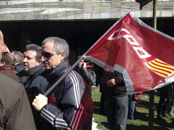 Fotogalería: Protesta de los trabajadores de Caja3 el primer día de huelga