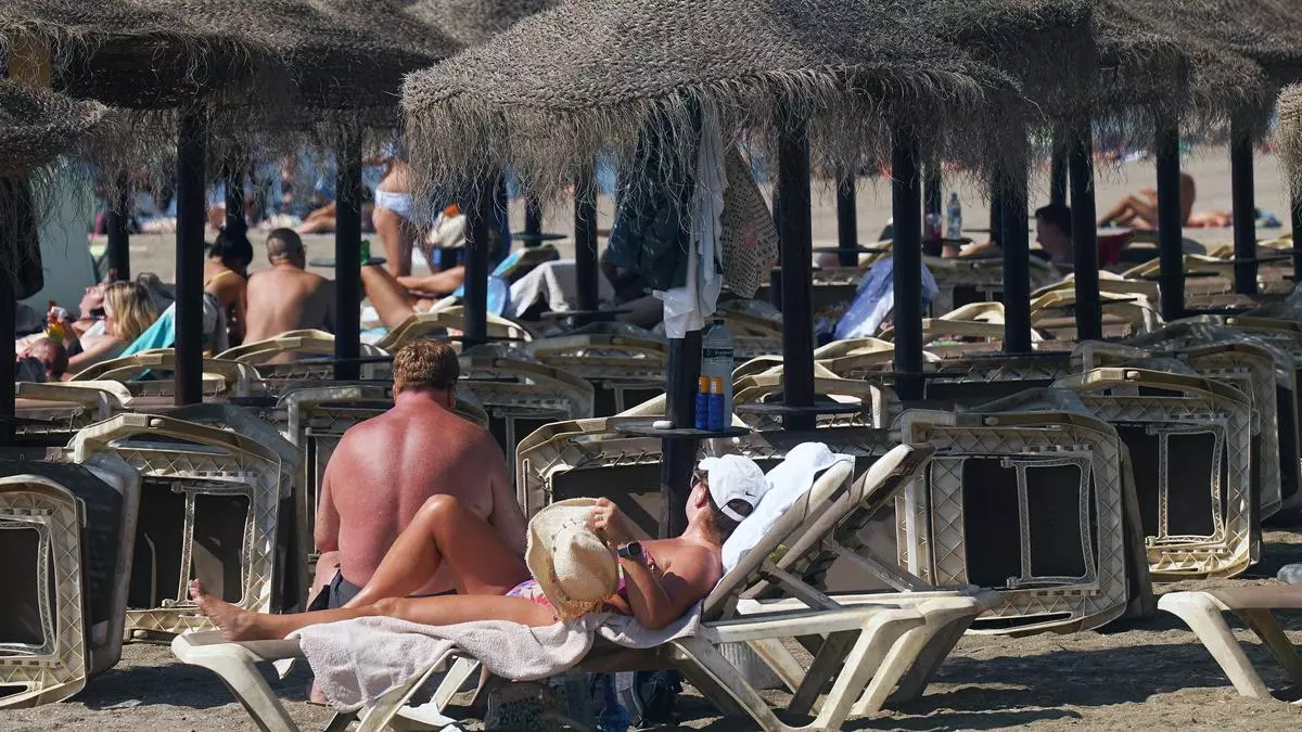 Las reservas en agosto llegan al 80% pero el consumo cae: "La gente viene más apretada"