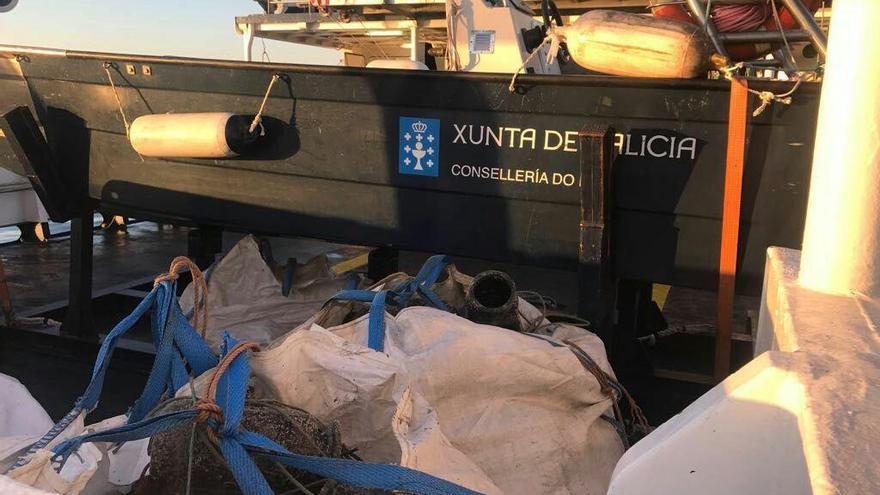 El servicio de Guardacostas decomisa 820 aparejos ilegales para la pesca de pulpo en A Guarda