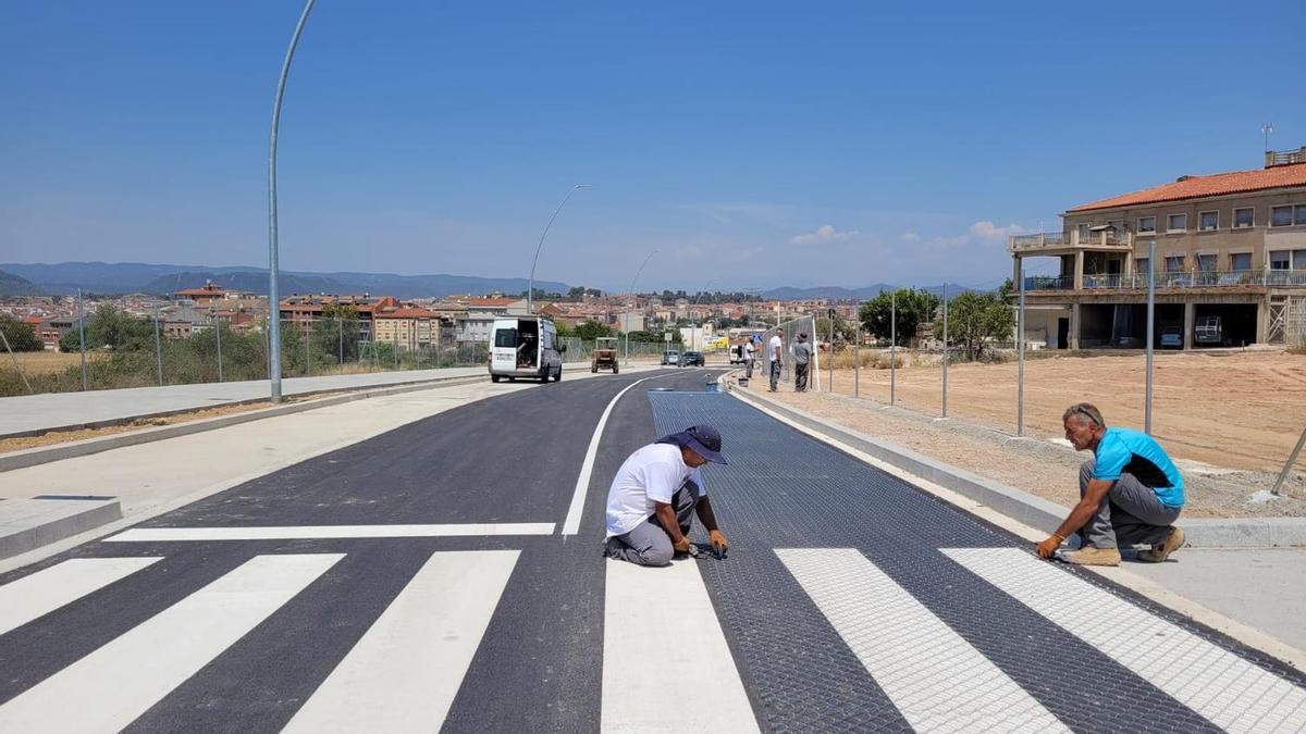 Imatge dels darrers detalls del vial entre la carretera de Vic i els Trullols