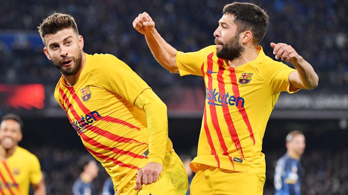 Alba i Piqué celebren un dels gols del Barça