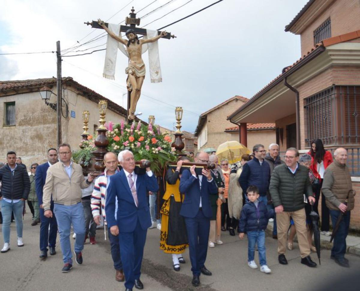 Santa Cristina rinde honor al Cristo