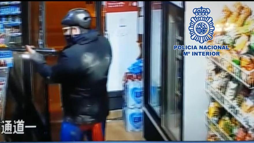 Detenido &#039;Superman&#039; tras atracar dos tiendas en Murcia