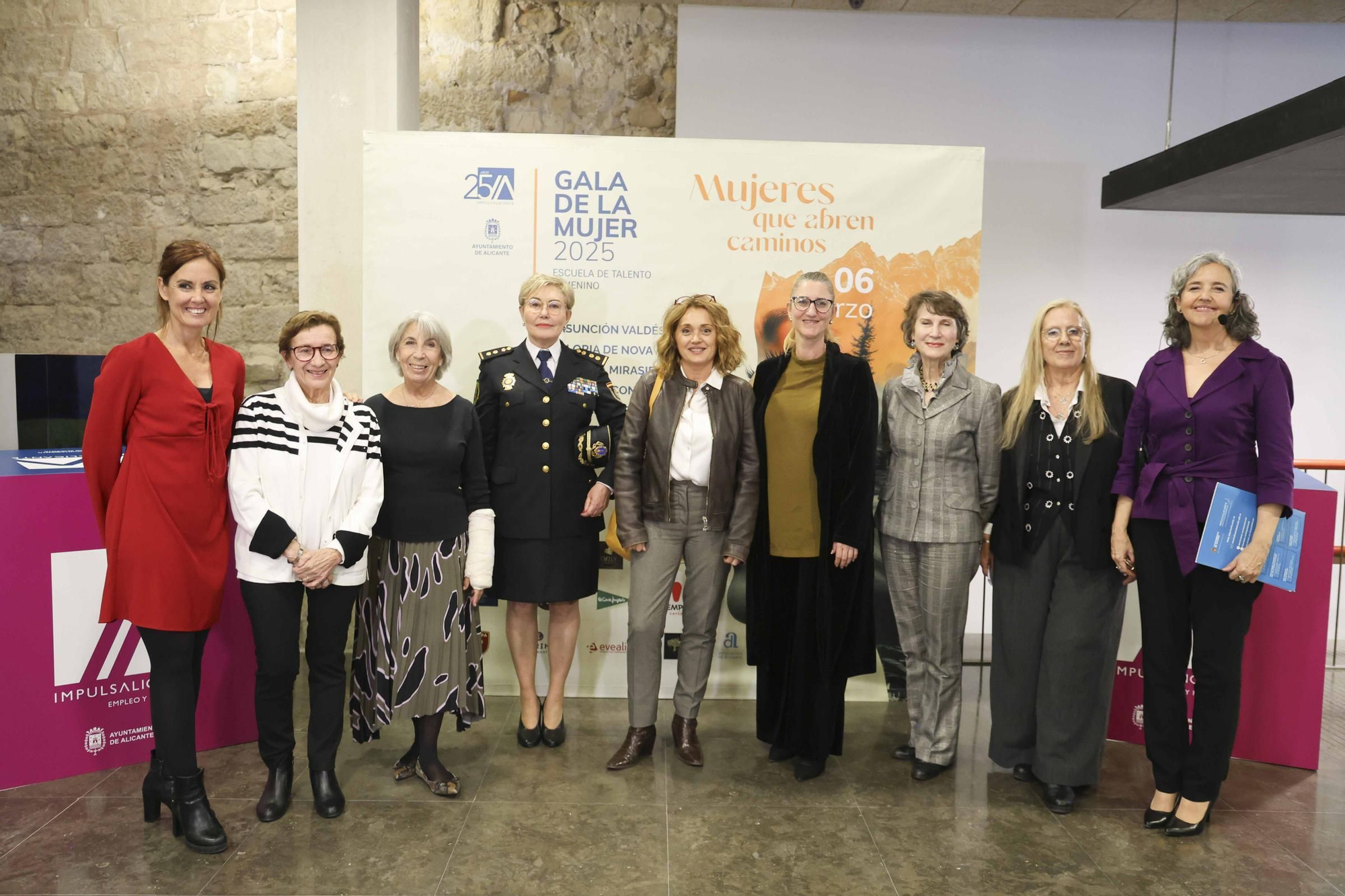 "Mujeres que abren caminos"