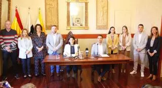 La alcaldesa de Guía de Isora, Ana Dorta, y Carlos Álvarez ratifican el pacto entre CC y el PP