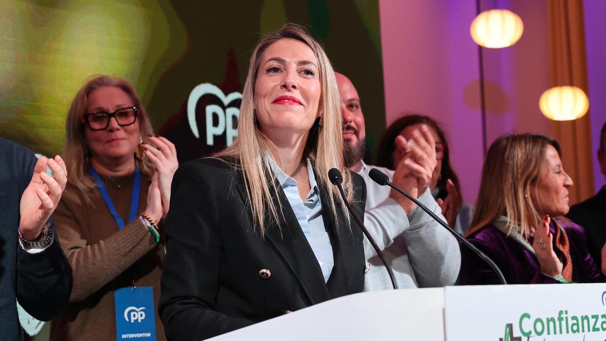 María Guardiola gana pero deberá pactar con Vox pese a la debacle histórica del PSOE