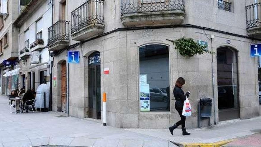 La oficina de turismo se sitúa en la sala Amalia Domínguez.