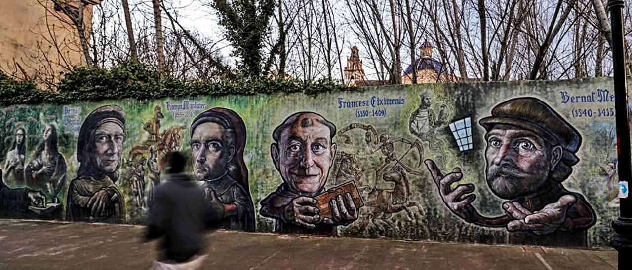 Polémica en Muro por el posible derribo de una pared con obras artísticas en un parque