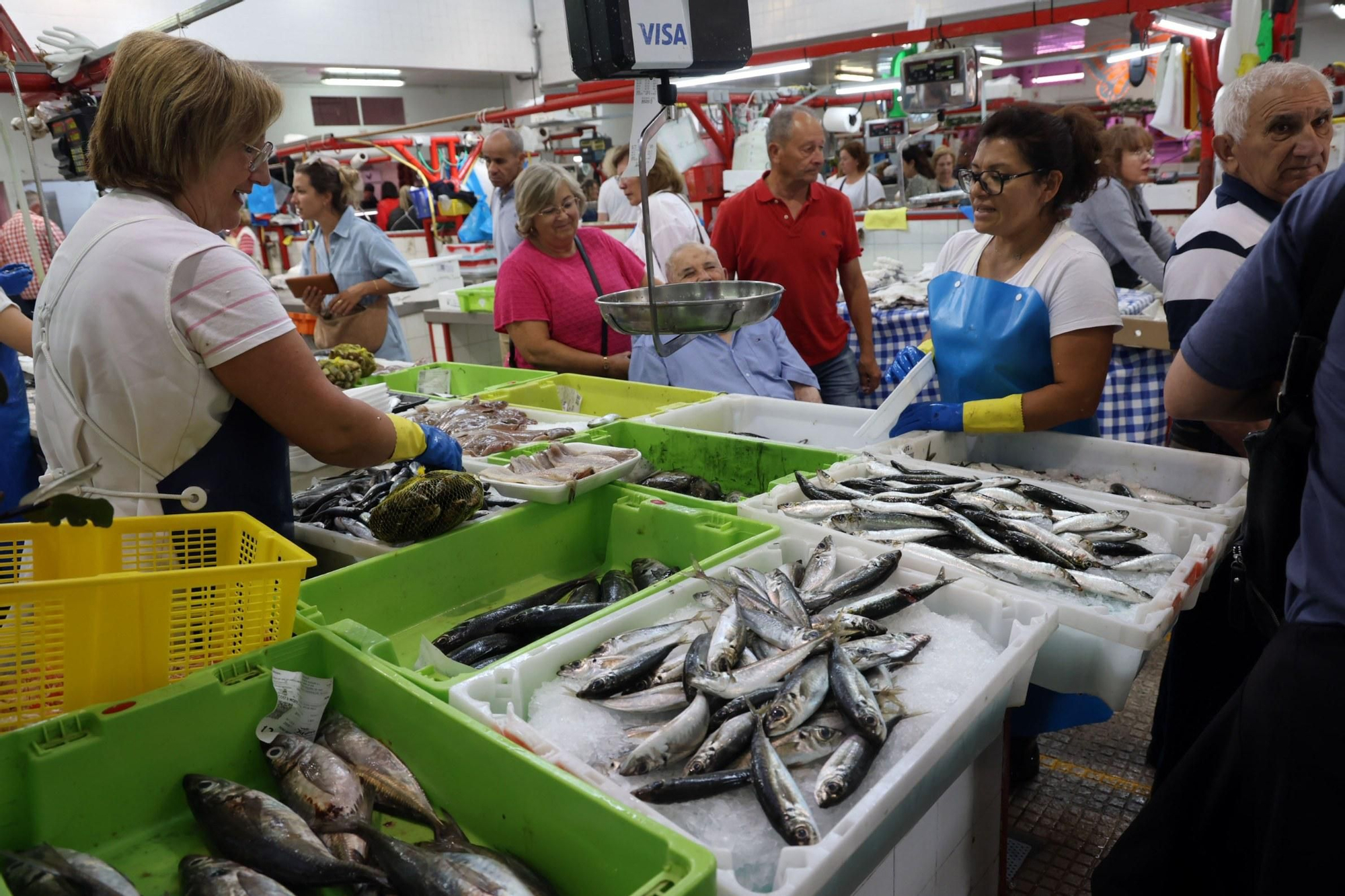 La plaza de abastos de Cambados vivió una gran jornada.