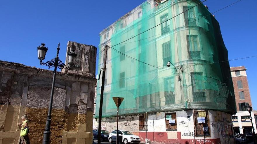 Edificio de Hoyo de Esparteros, 1, que puede ser demolido la próxima semana.