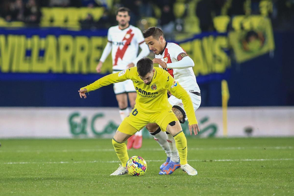 Dimitrievski sostiene al Rayo y Camello tumba al Villarreal.