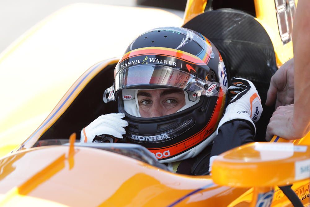 Fernando Alonso participa en las pruebas libres de las 500 millas de Indianápolis