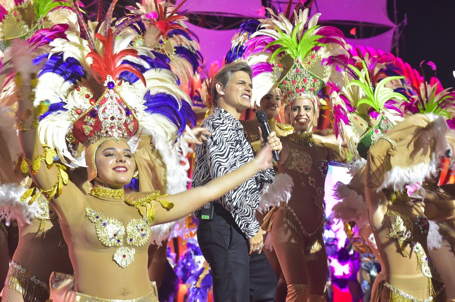 La Gala de la Reina del Carnaval de Las Palmas de Gran Canaria, presentadores, público y actuaciones