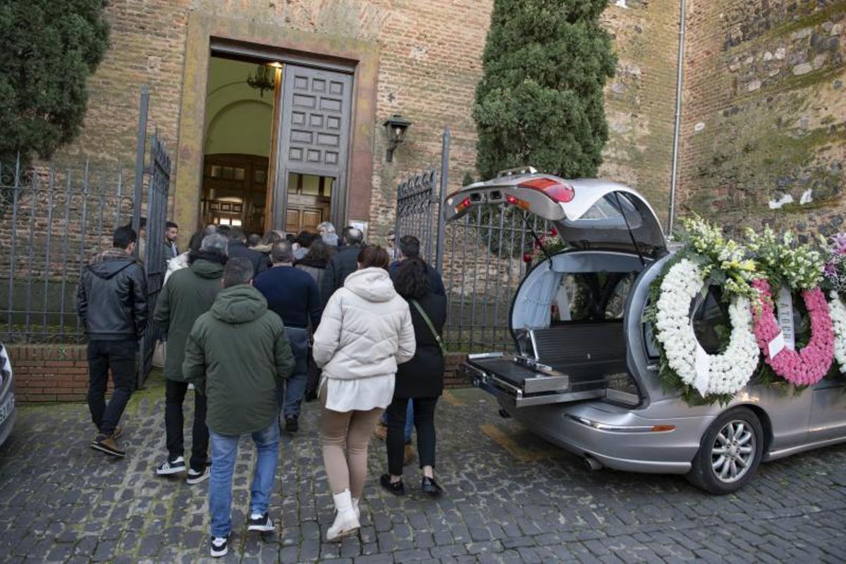 Piedrabuena (Ciudad Real) acoge el funeral de Belén, joven asesinada el 8 de enero.