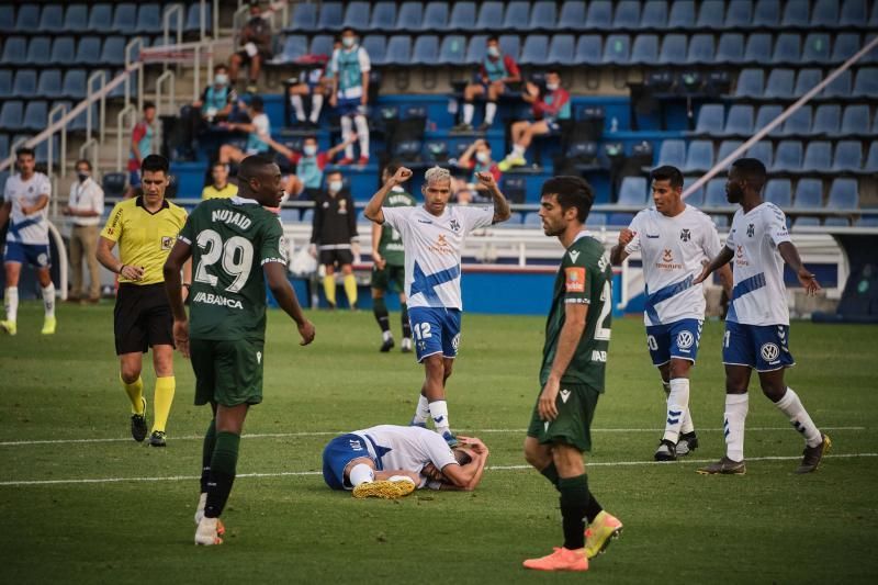 Encuentro entre el CD Tenerife y el RC Deportivo