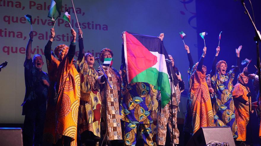 Os Maracos, tercer clasificado en el concurso de comparsas del Entroido de A Coruña