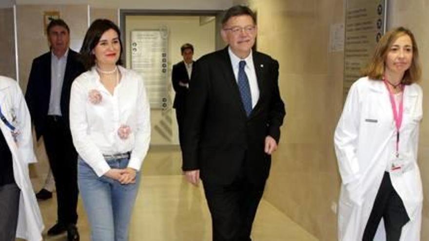 Ximo Puig y Carmen Montón visitaron ayer el Hospital La Fe.